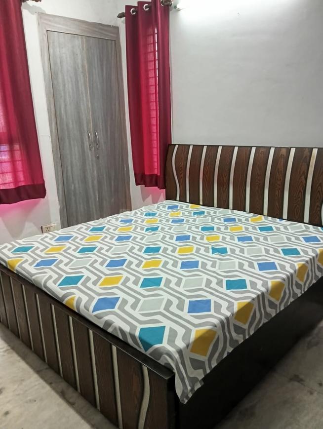 2 BHK for rent in Sector 14, Gurugram — 1741 sq.ft