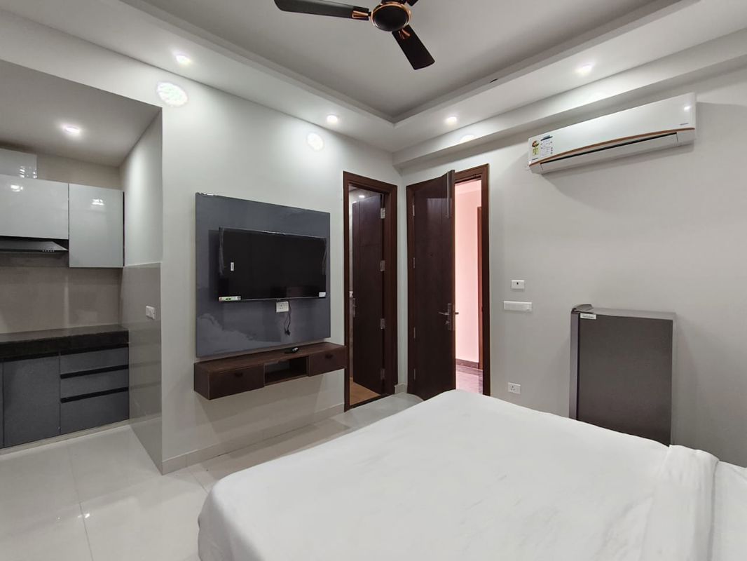 2 BHK for rent in Sector 15, Gurugram — furnished — 200 sq.ft