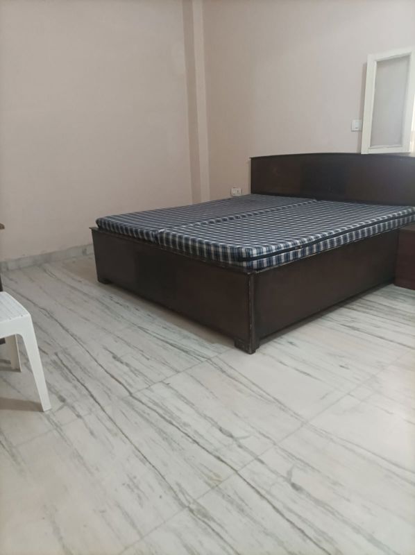 2 BHK for rent in Sector 15, Gurugram — furnished — 1000 sq.ft