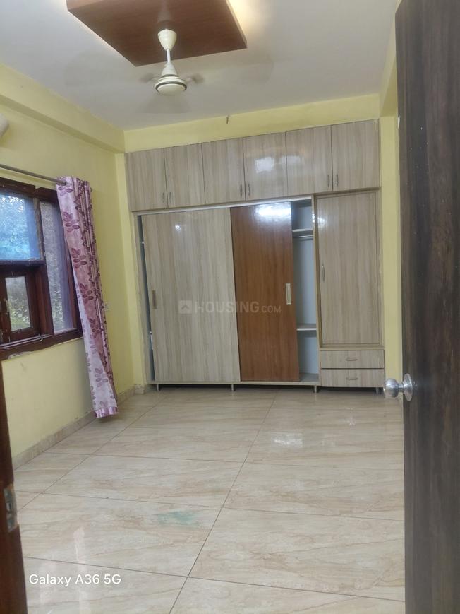 2 BHK for rent in Sector 15, Gurugram — semi-furnished — 1700 sq.ft