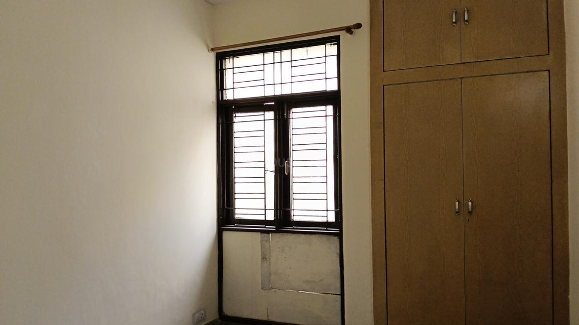 2 BHK for rent in Sector 15, Gurugram — semi-furnished — 935 sq.ft — CGHS Rail Vihar