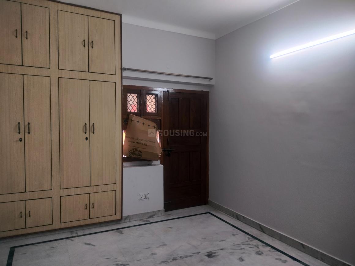 2 BHK for rent in Sector 15 Part 2, Gurugram — semi-furnished — 750 sq.ft
