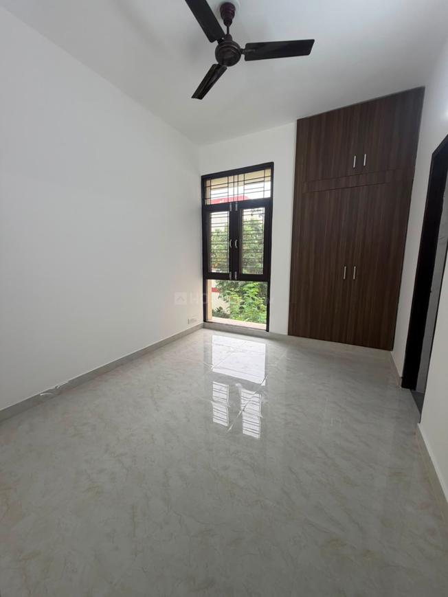 2 BHK for rent in Sector 15 Part 2, Gurugram — semi-furnished — 750 sq.ft — Vipul Vijay Ratan Vihar