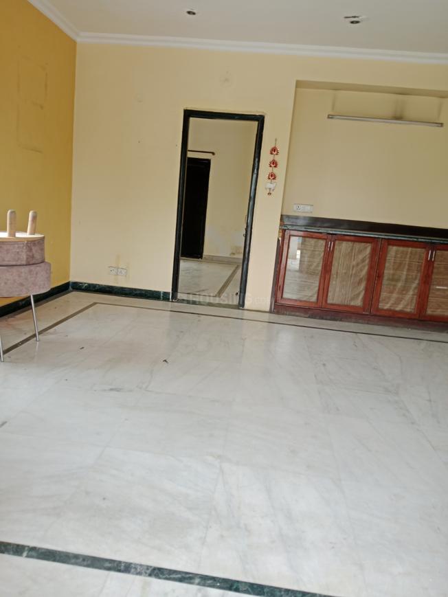 2 BHK for rent in Sector 17, Gurugram — semi-furnished — 1500 sq.ft