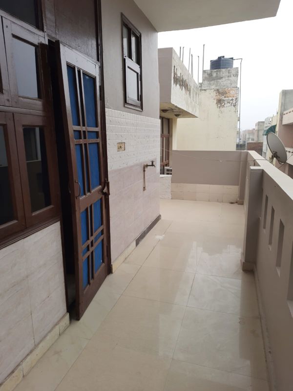 2 BHK for rent in Sector 23, Gurugram — semi-furnished — 1500 sq.ft — Ansal Plaza Sector-23
