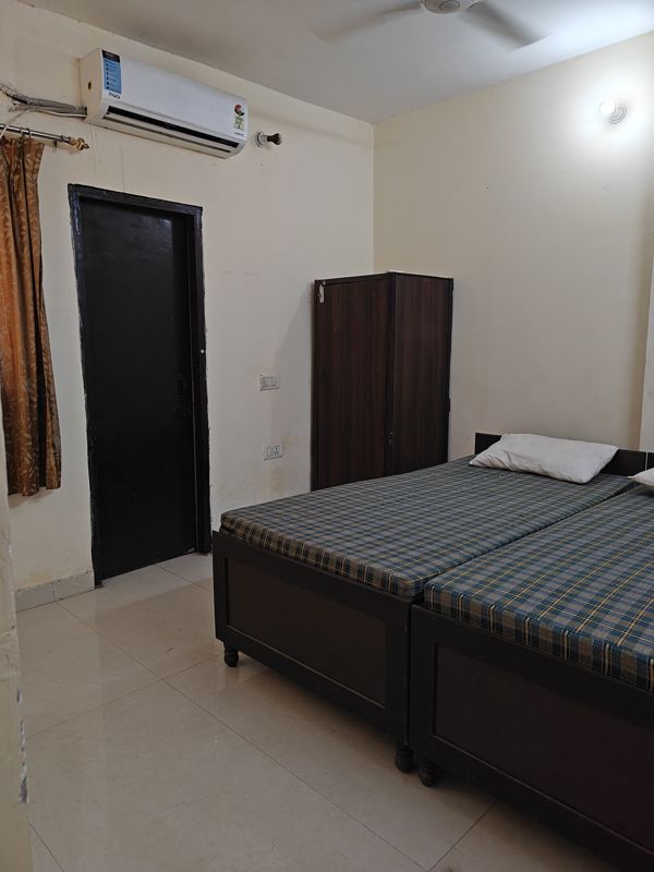2 BHK for rent in Sector 23, Gurugram — furnished — 1200 sq.ft — Ansal Plaza Sector-23