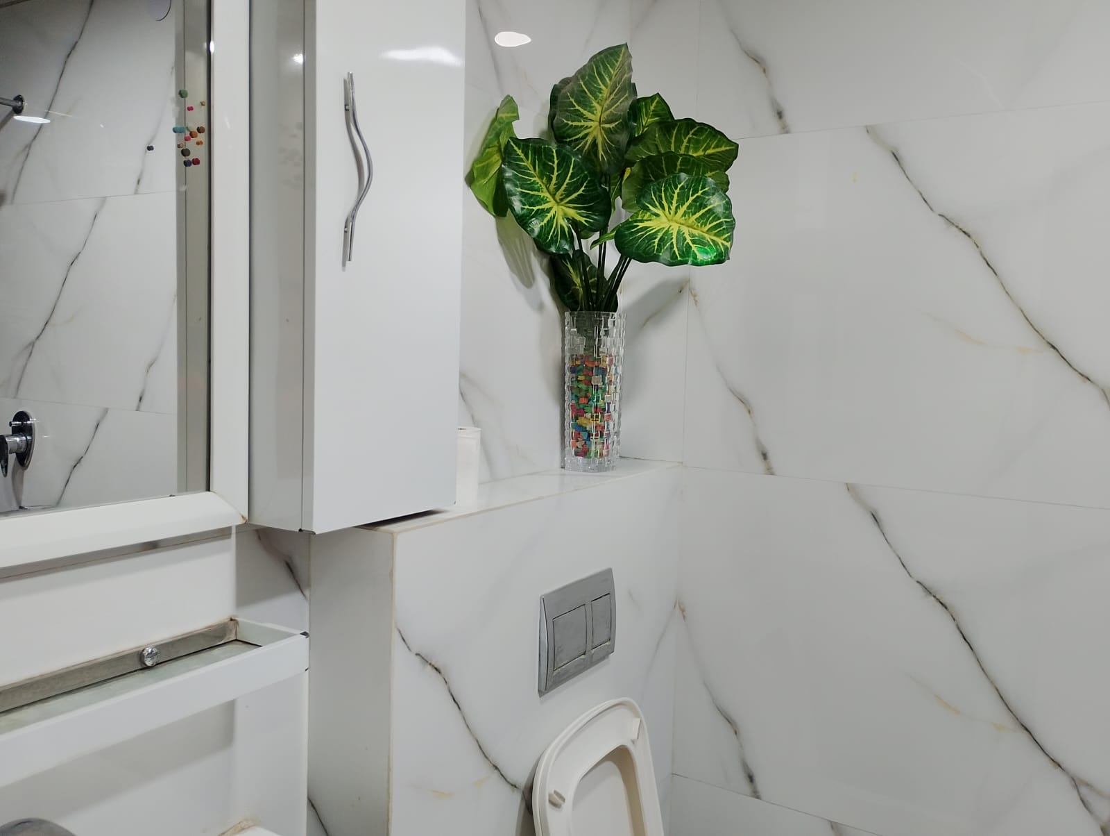 2 BHK for rent in Sector 23, Gurugram — semi-furnished — 1350 sq.ft