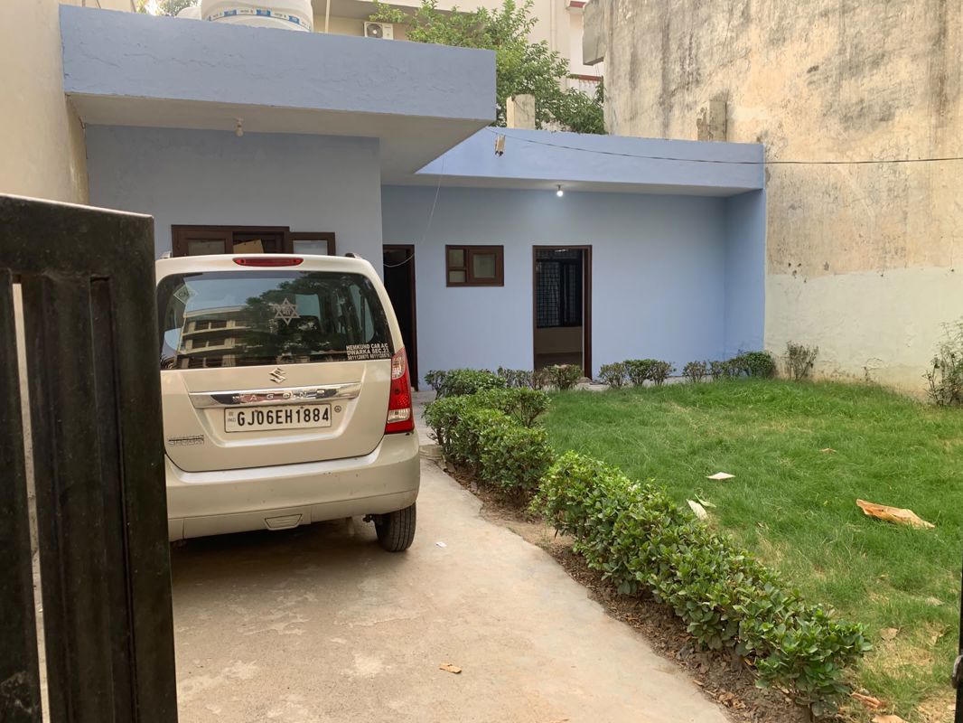 2 BHK for rent in Sector 23, Gurugram — unfurnished — 150 sq.ft