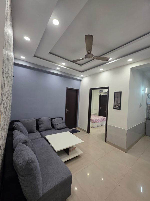 2 BHK for rent in Sector 26, Gurugram — semi-furnished — 200 sq.ft — Qutub Plaza