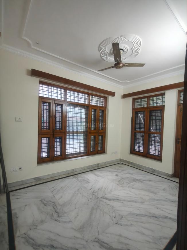 2 BHK for rent in Sector 30, Gurugram — semi-furnished — 900 sq.ft
