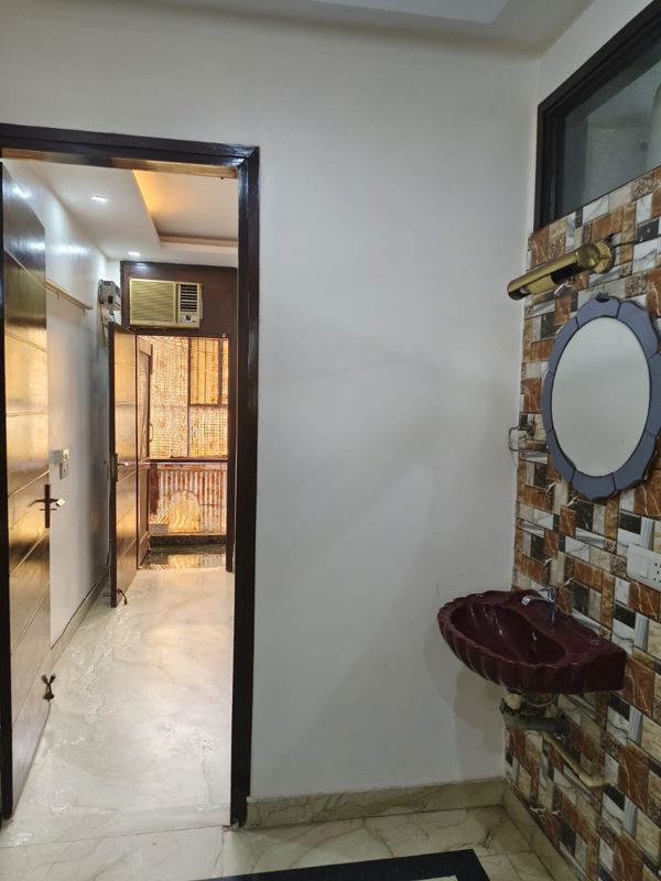 2 BHK for rent in Sector 31, Gurugram — semi-furnished — 161 sq.ft — Huda Market