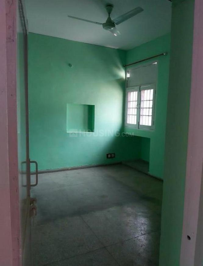 2 BHK for rent in Sector 31, Gurugram — semi-furnished — 1050 sq.ft