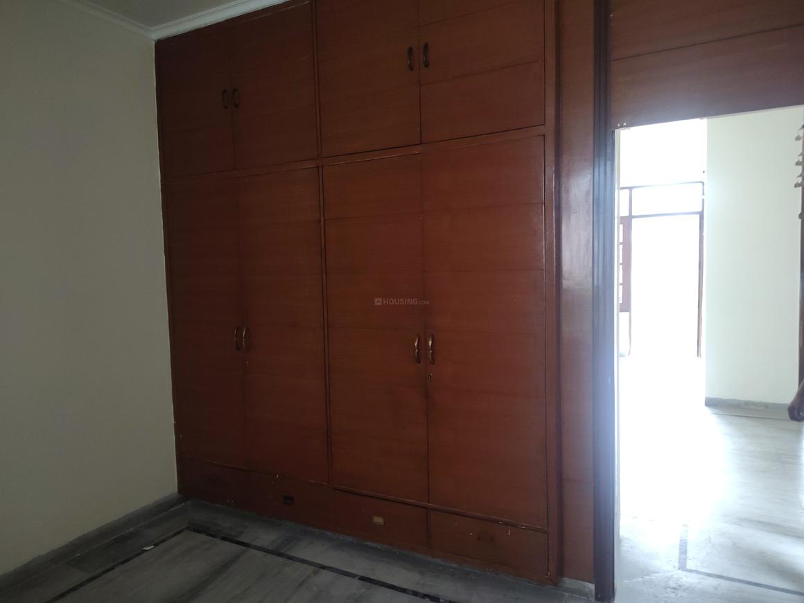 2 BHK for rent in Sector 31, Gurugram — semi-furnished — 1200 sq.ft