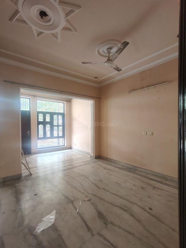 2 BHK for rent in Sector 31, Gurugram — semi-furnished — 900 sq.ft