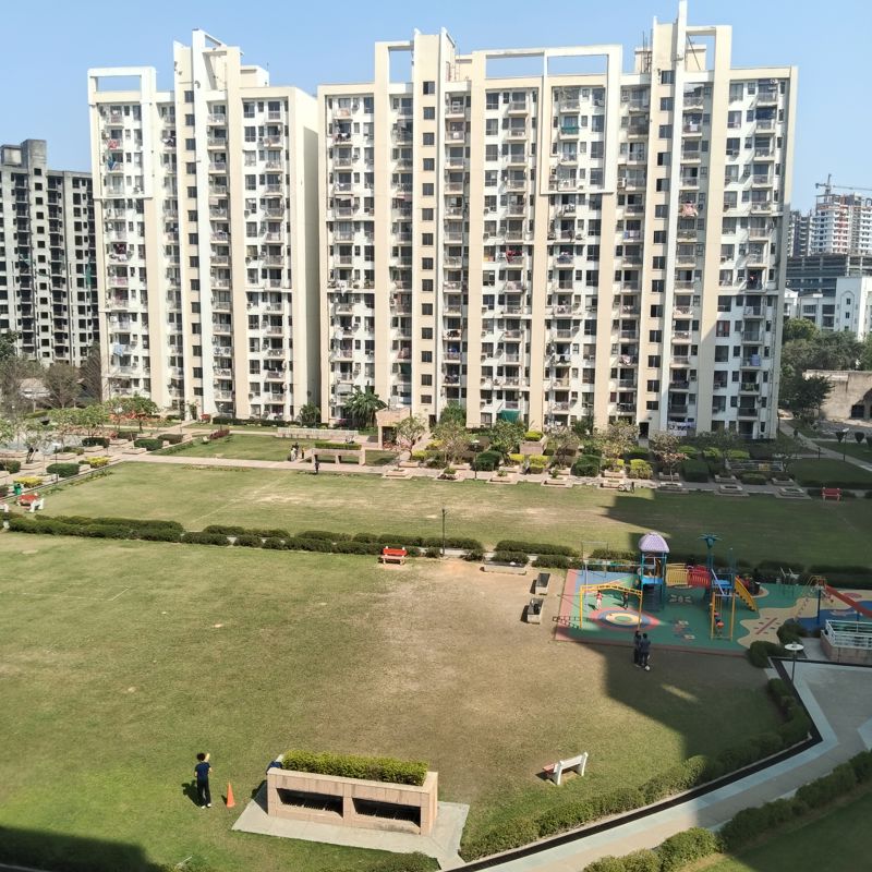 2 BHK for rent in Sector 33, Gurugram — semi-furnished — 950 sq.ft — Unitech The Residences Gurgaon