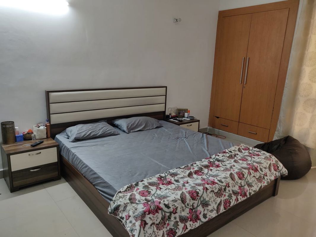 2 BHK for rent in Sector 33, Gurugram — semi-furnished — 1200 sq.ft — Unitech The Residences Gurgaon