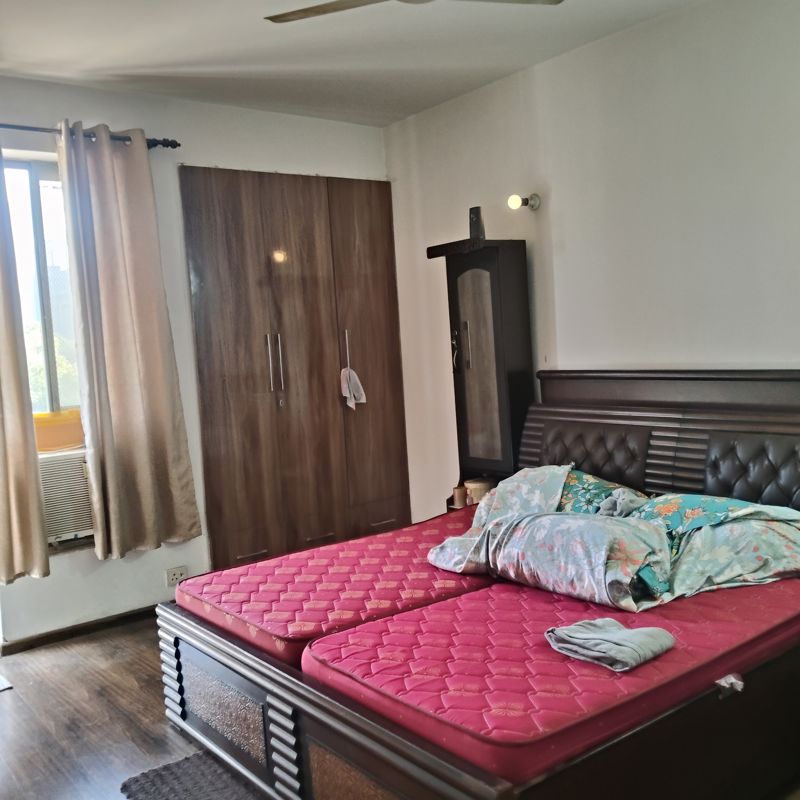 2 BHK for rent in Sector 33, Gurugram — semi-furnished — 1100 sq.ft — Unitech The Residences Sector 33