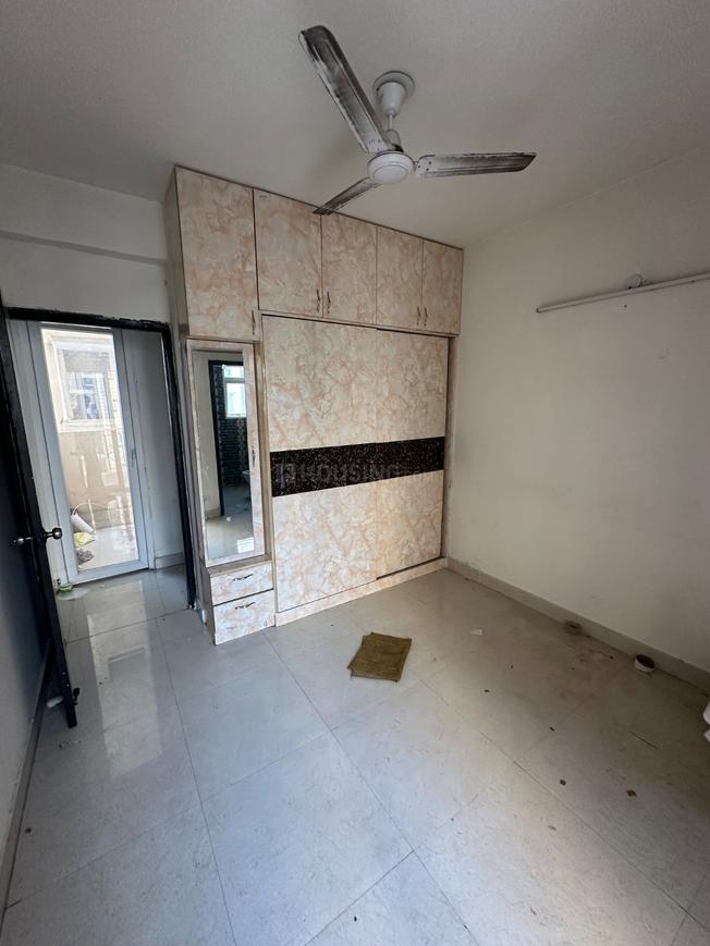 2 BHK for rent in Sector 36, Gurugram — semi-furnished — 683 sq.ft — Signature Global The Serenas