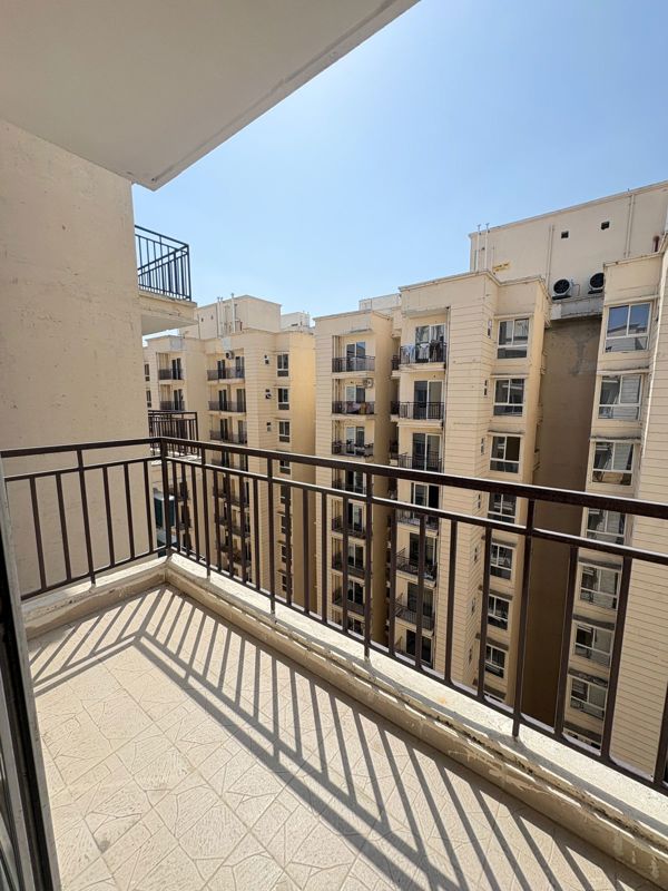 2 BHK for rent in Sector 37d, Gurugram — semi-furnished — 1000 sq.ft — Signature The Millennia 3
