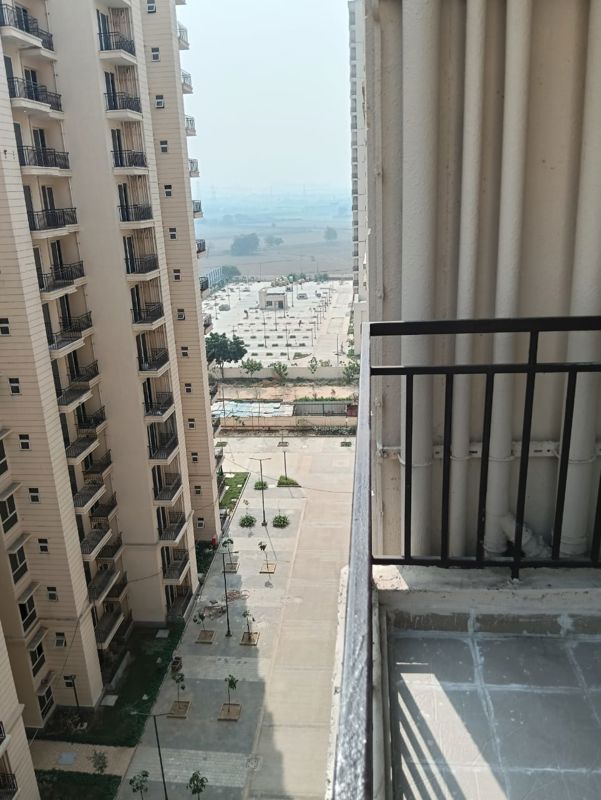 2 BHK for rent in Sector 37d, Gurugram — semi-furnished — 598 sq.ft — Signature The Millennia 3