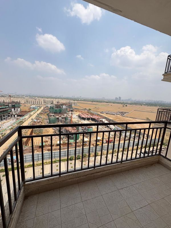 2 BHK for rent in Sector 37d, Gurugram — semi-furnished — 1000 sq.ft — Signature The Millennia 3
