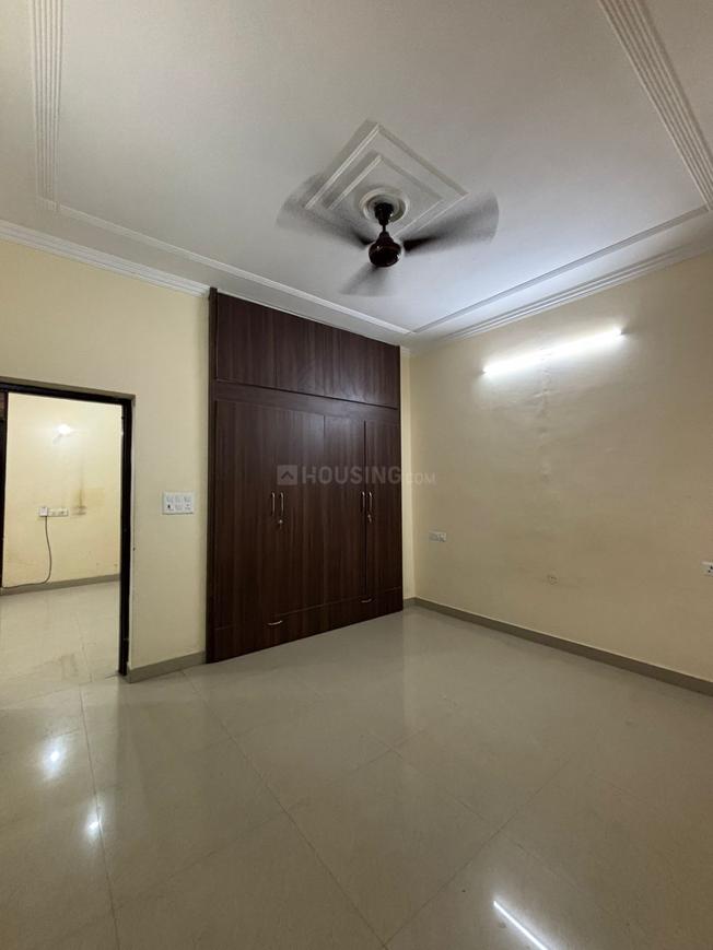 2 BHK for rent in Sector 39, Gurugram — semi-furnished — 1225 sq.ft