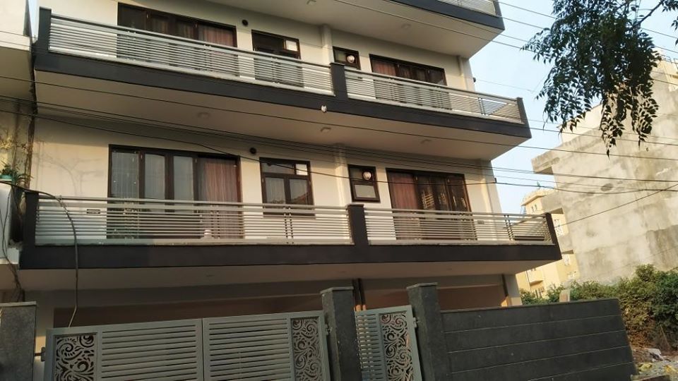 2 BHK for rent in Sector 4, Gurugram — semi-furnished — 1428 sq.ft