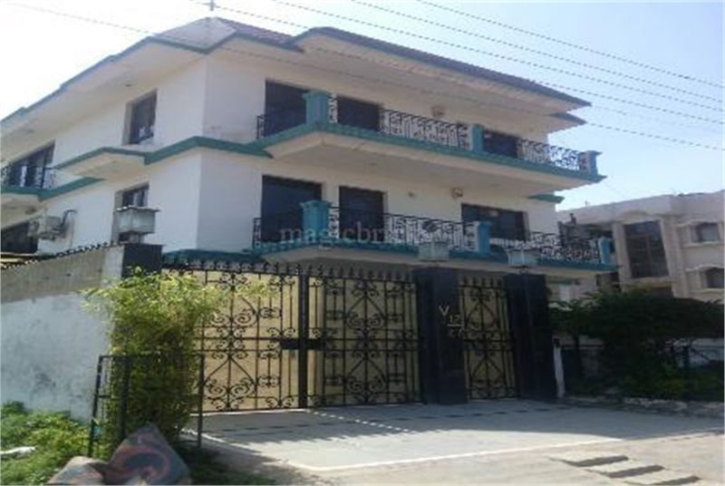 2 BHK for rent in Sector 4, Gurugram — semi-furnished — 1278 sq.ft