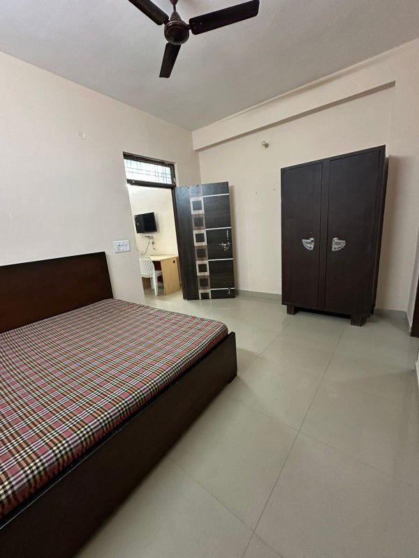 2 BHK for rent in Sector 4, Gurugram — semi-furnished — 1712 sq.ft