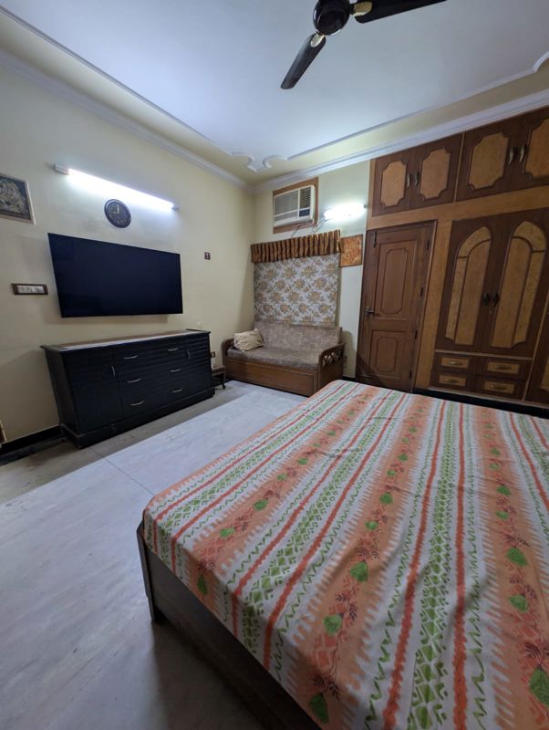 2 BHK for rent in Sector 40, Gurugram — furnished — 100 sq.ft — Saurabh Niwas