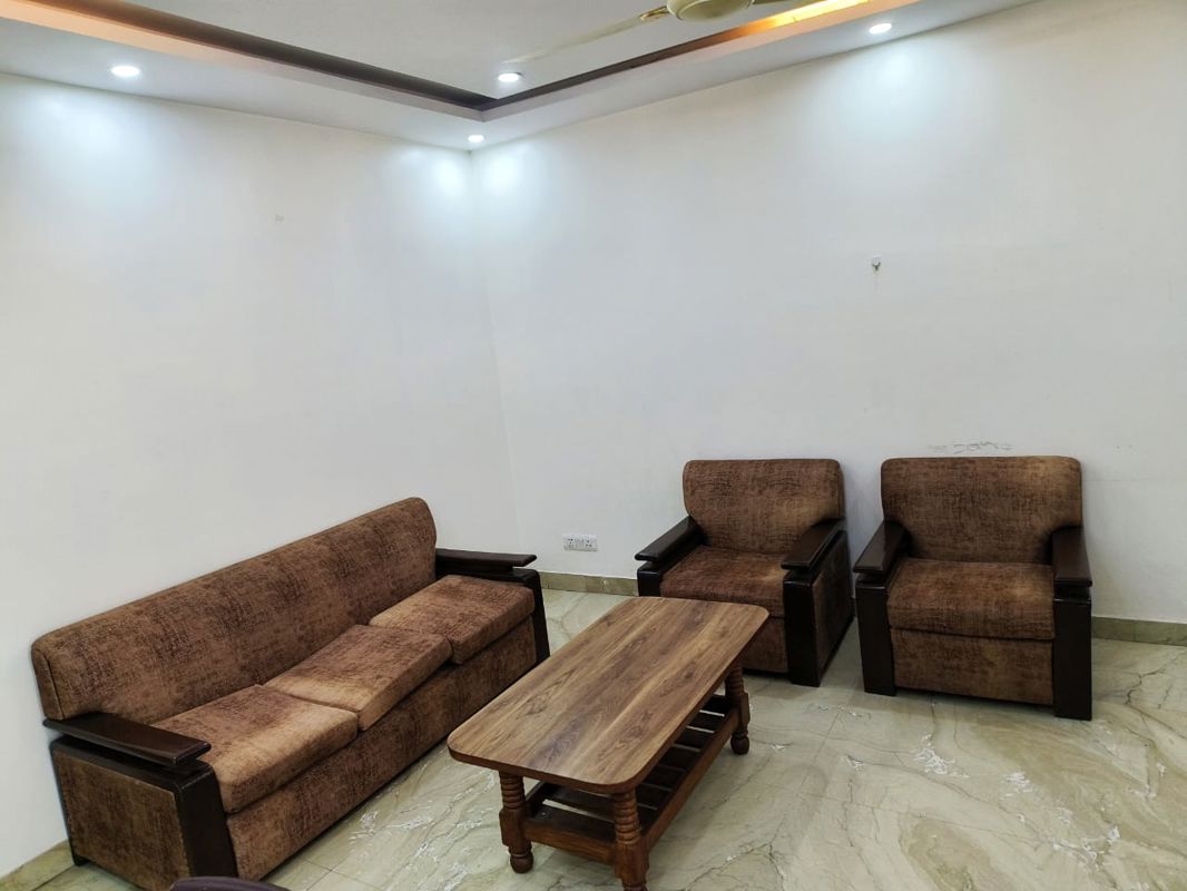2 BHK for rent in Sector 40, Gurugram — furnished — 100 sq.ft — Saurabh Niwas