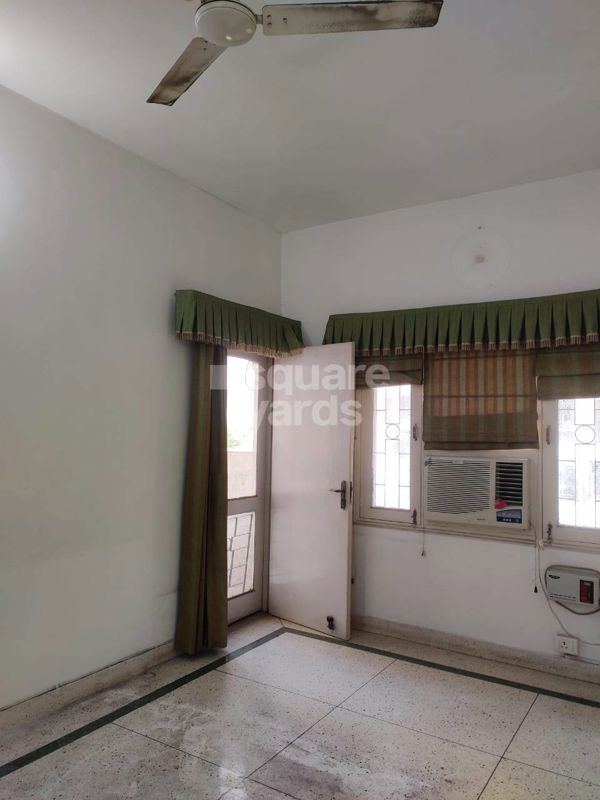 2 BHK for rent in Sector 40, Gurugram — semi-furnished — 430 sq.ft — Greenwood City