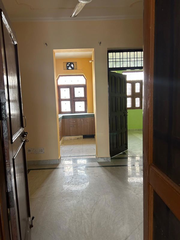 2 BHK for rent in Sector 41, Gurugram — semi-furnished — 100 sq.ft — SR Homes Gurgaon