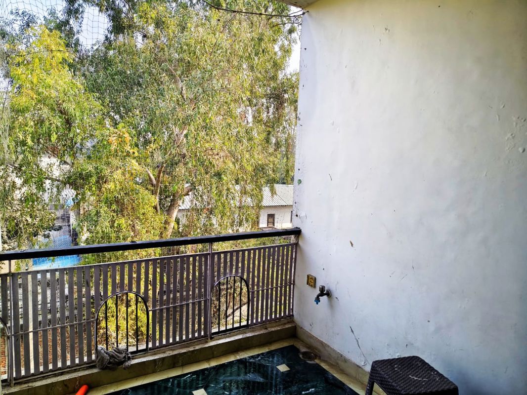 2 BHK for rent in Sector 41, Gurugram — furnished — 100 sq.ft — Unitech Rakshak
