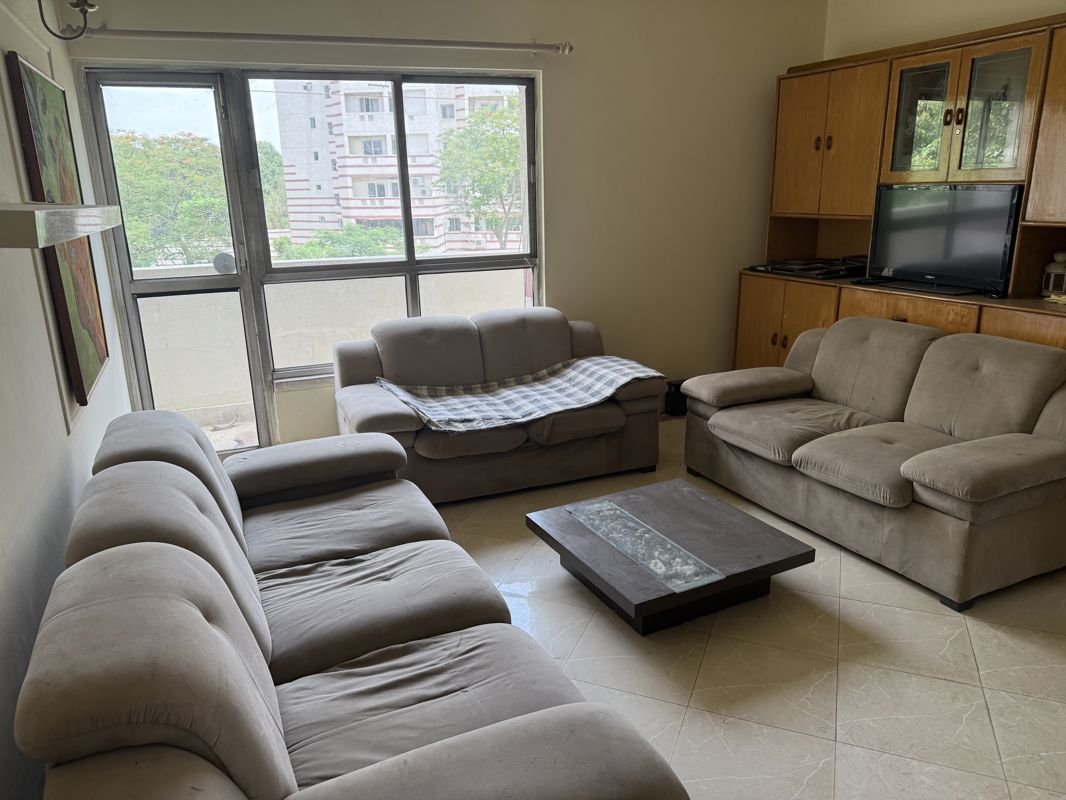 2 BHK for rent in Sector 41, Gurugram — furnished — 1100 sq.ft — Unitech Rakshak