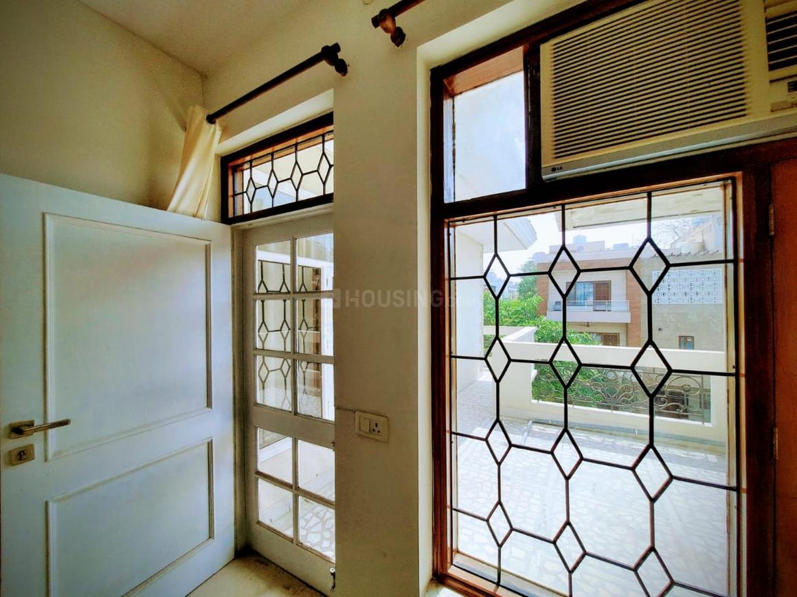 2 BHK for rent in Sector 41, Gurugram — semi-furnished — 2999 sq.ft — South City 1 Floors