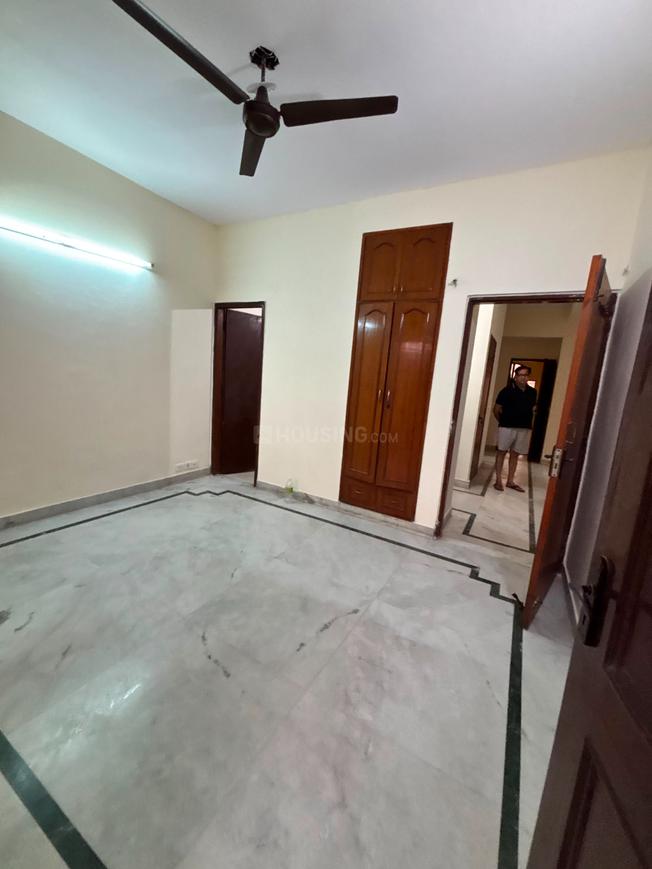 2 BHK for rent in Sector 41, Gurugram — semi-furnished — 1400 sq.ft — Surendra Home South City 1