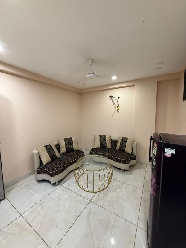 2 BHK for rent in Sector 42, Gurugram — furnished — 950 sq.ft