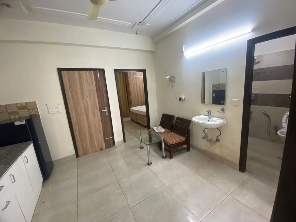 2 BHK for rent in Sector 43, Gurugram — semi-furnished — 2000 sq.ft