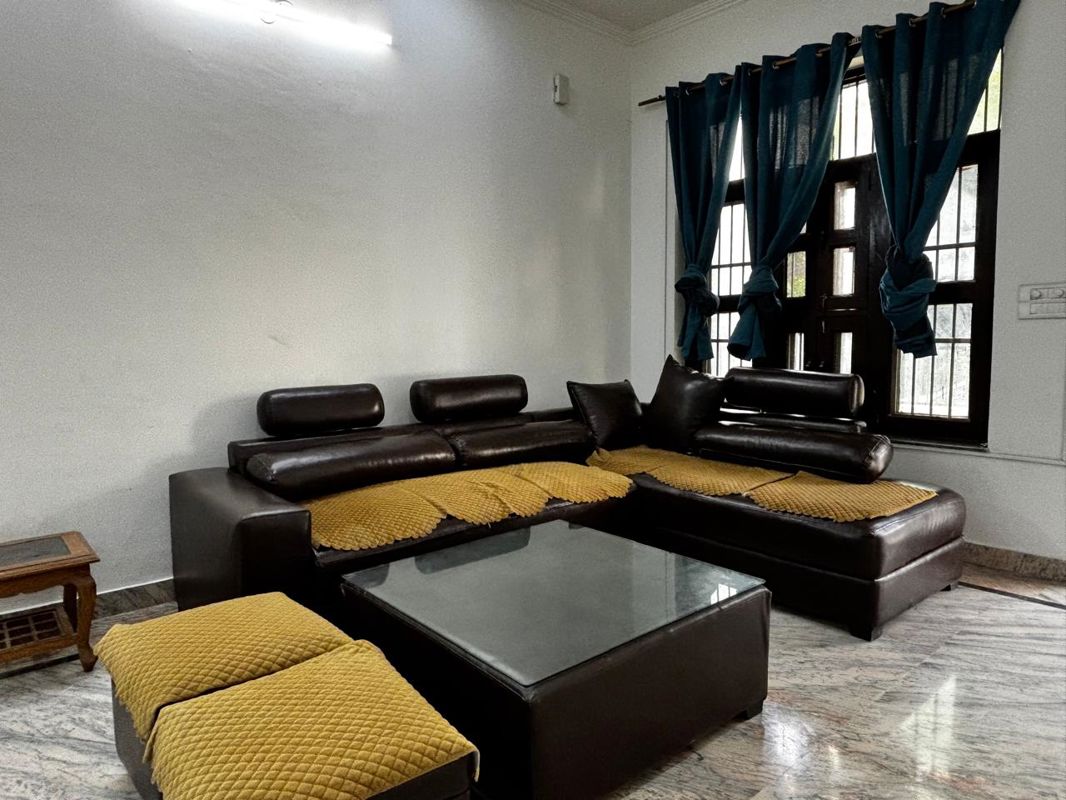 2 BHK for rent in Sector 43, Gurugram — furnished — 200 sq.ft