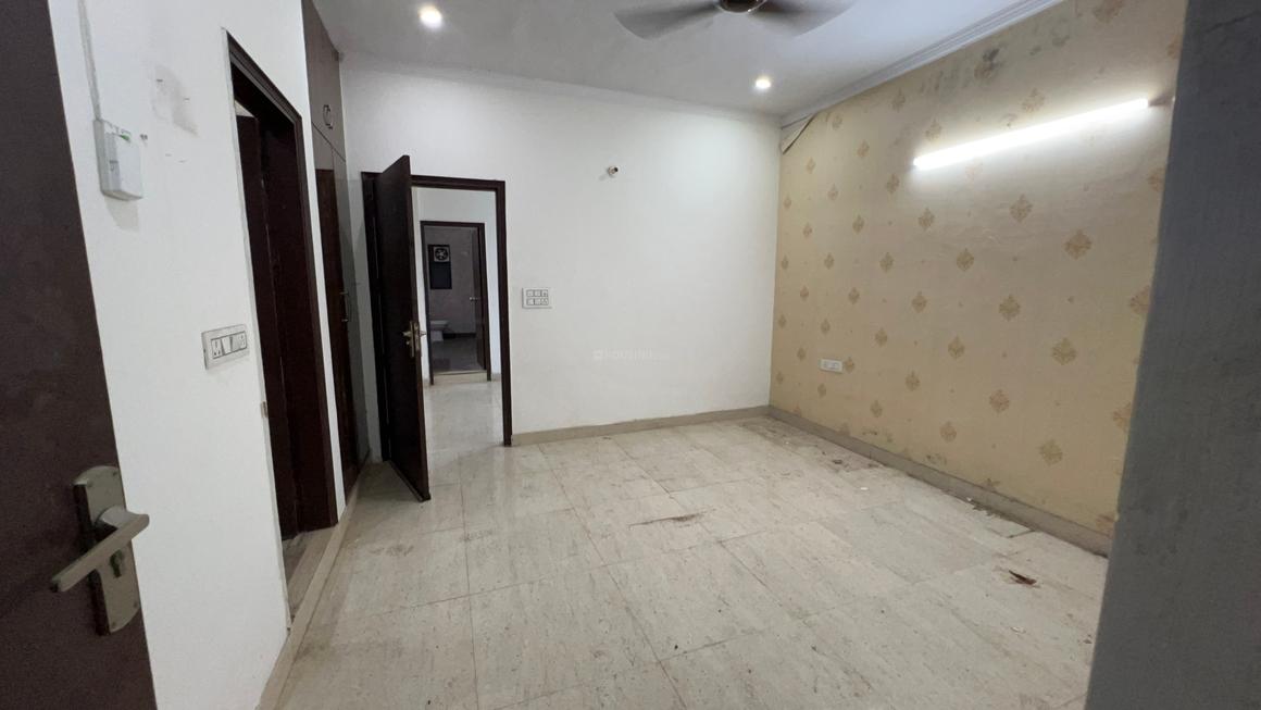 2 BHK for rent in Sector 43, Gurugram — semi-furnished — 1350 sq.ft