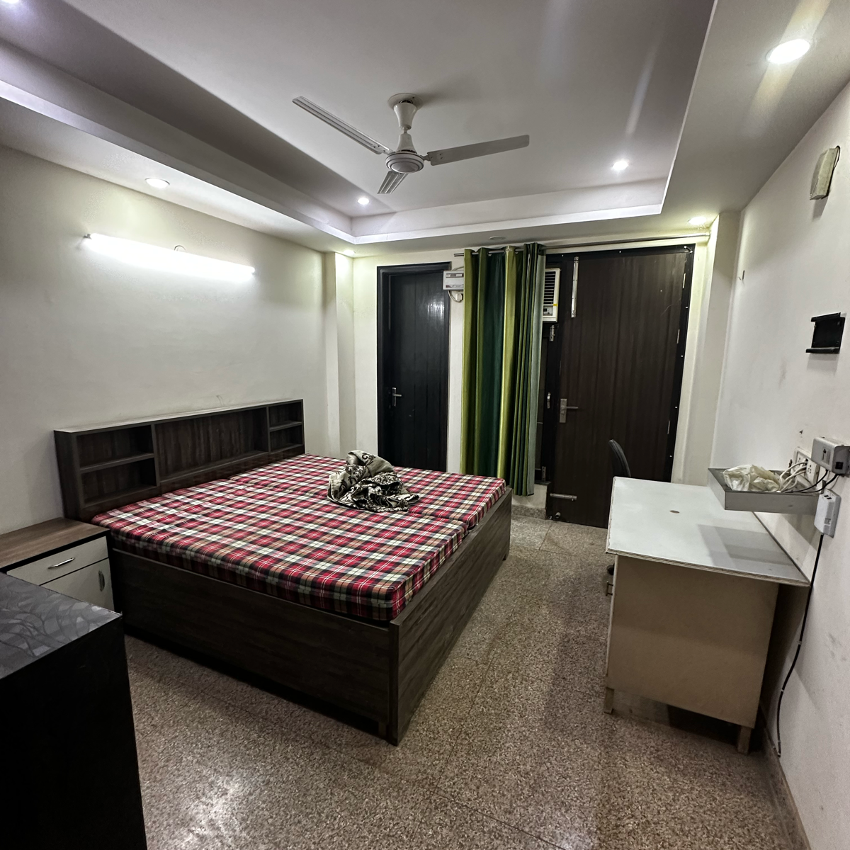 2 BHK for rent in Sector 43, Gurugram — furnished — 1800 sq.ft