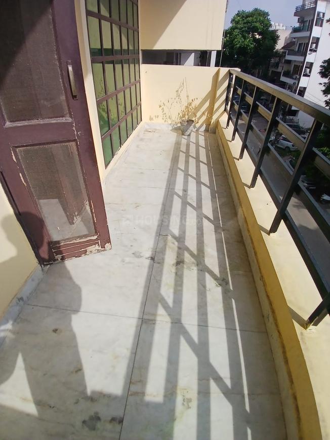 2 BHK for rent in Sector 45, Gurugram — semi-furnished — 1042 sq.ft
