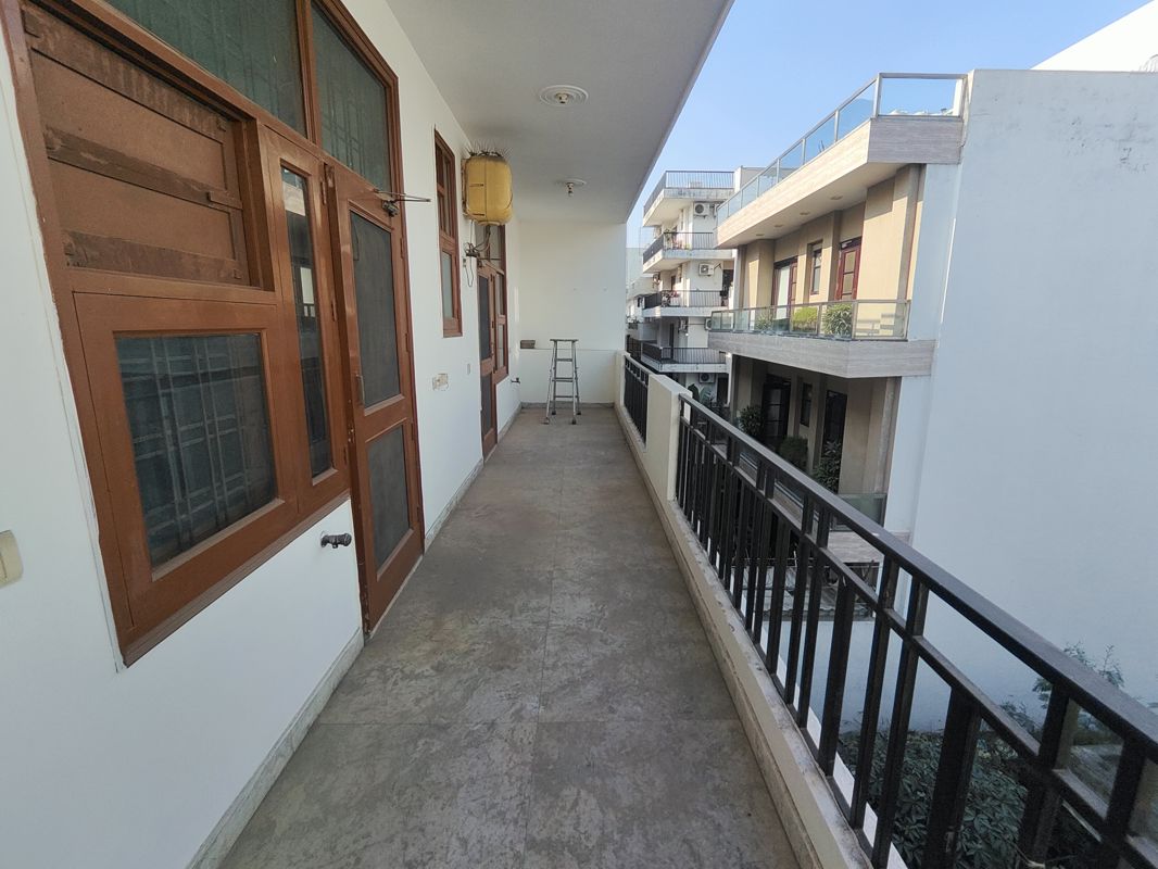 2 BHK for rent in Sector 46, Gurugram — semi-furnished — 1550 sq.ft — Huda Staff Colony