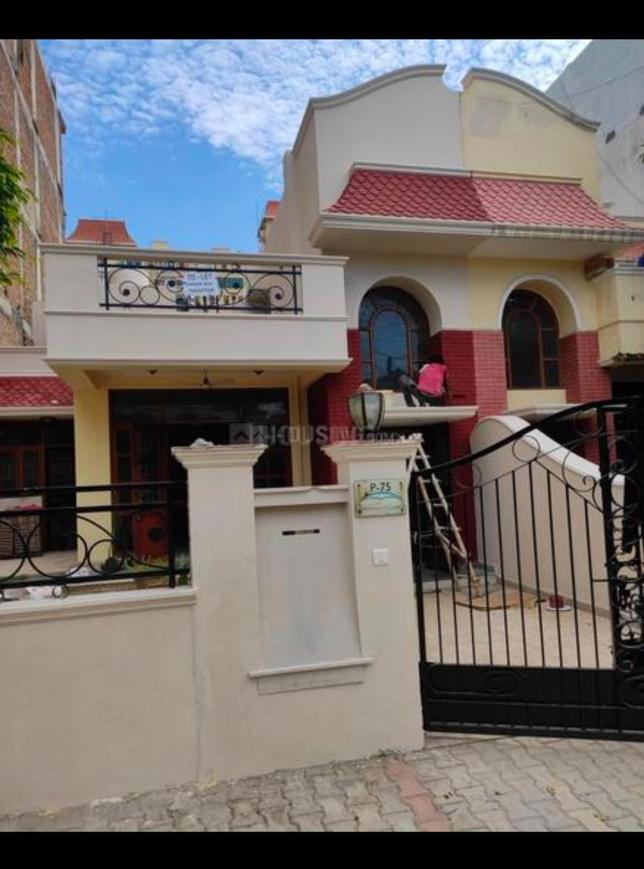 2 BHK for rent in Sector 48, Gurugram — semi-furnished — 1800 sq.ft — Vipul World