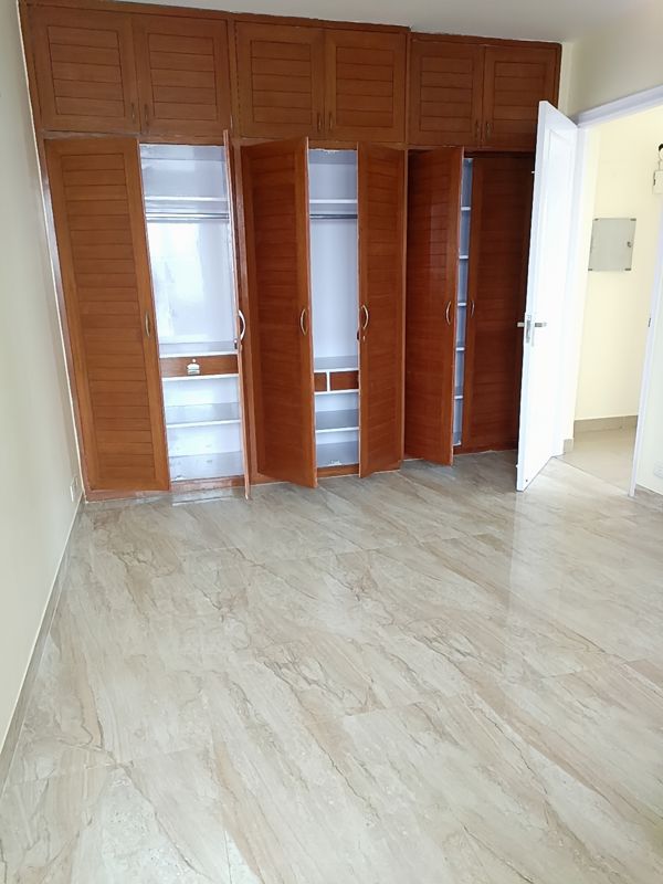 2 BHK for rent in Sector 49, Gurugram — semi-furnished — 1040 sq.ft — Eros Wembley Premium Tower