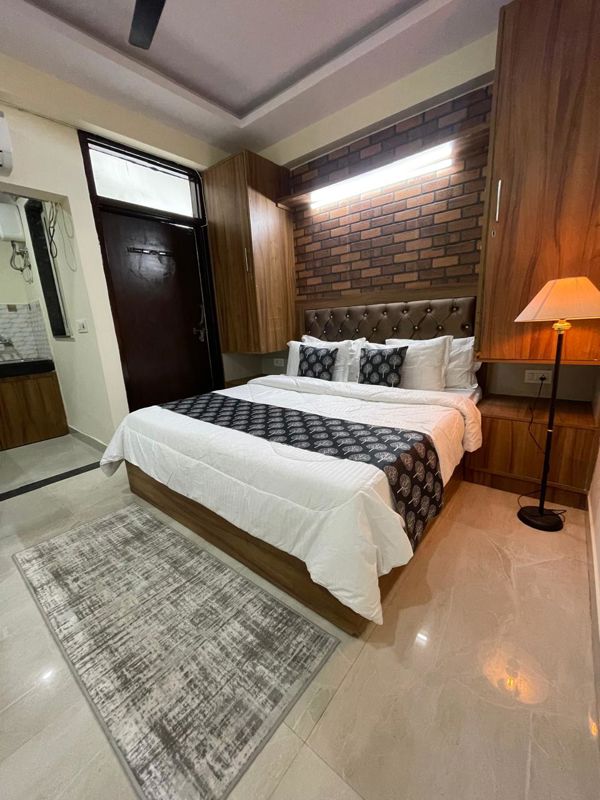 2 BHK for rent in Sector 49, Gurugram — furnished — 2000 sq.ft — Eros Rosewood City