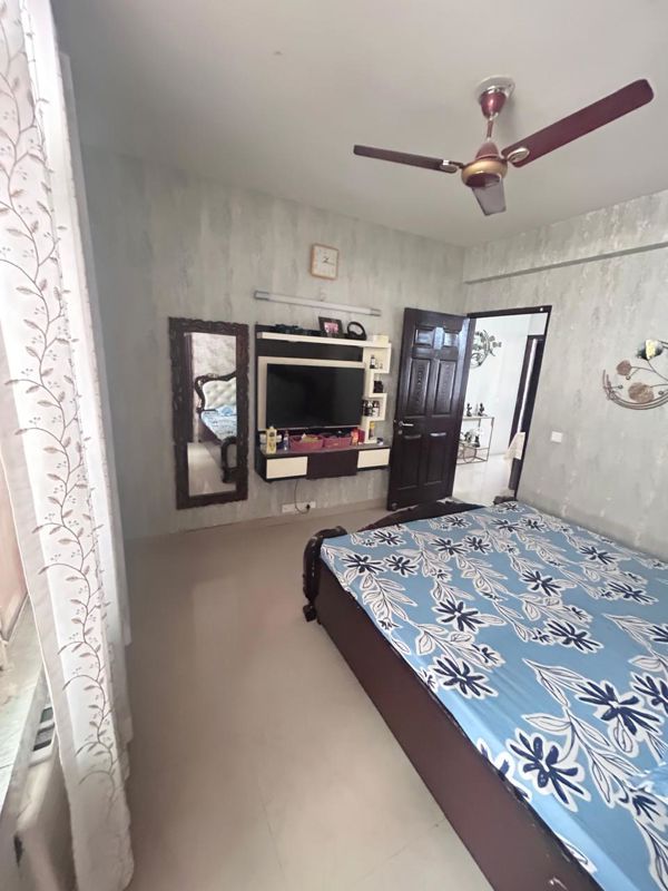 2 BHK for rent in Sector 49, Gurugram — semi-furnished — 1250 sq.ft — Army Sispal Vihar