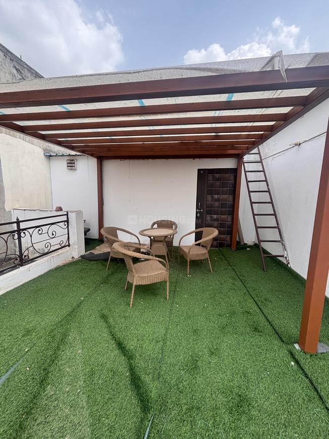 2 BHK for rent in Sector 49, Gurugram — 1100 sq.ft