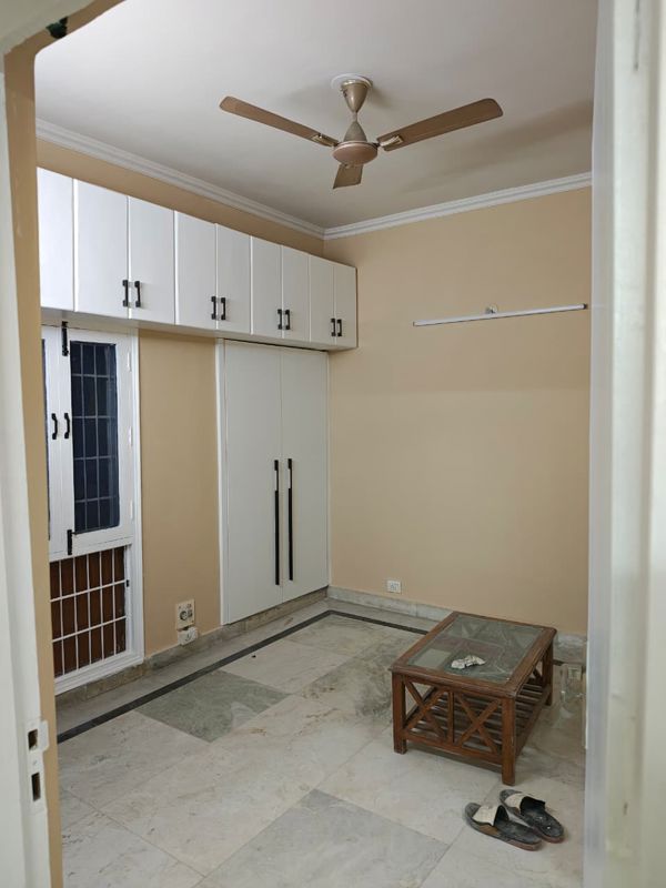 2 BHK for rent in Sector 51, Gurugram — semi-furnished — 1250 sq.ft — SS Mayfield Gardens